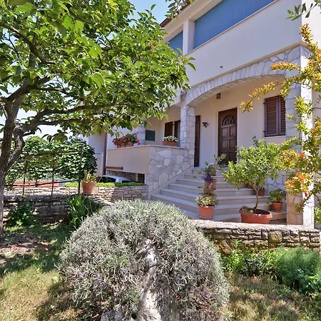 Milan 1174 Apartman Póla